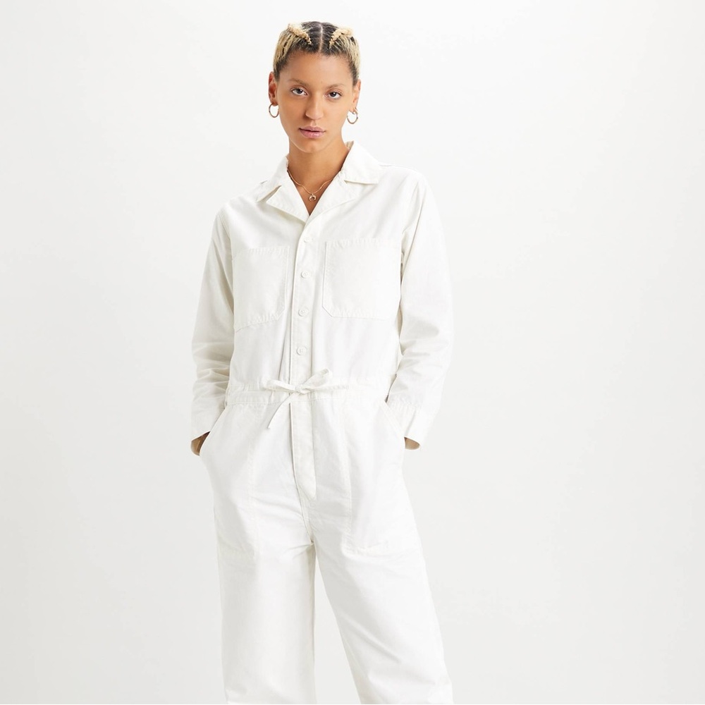 NWT Levi’s crisp twill utility jumpsuit in cream tofu Small